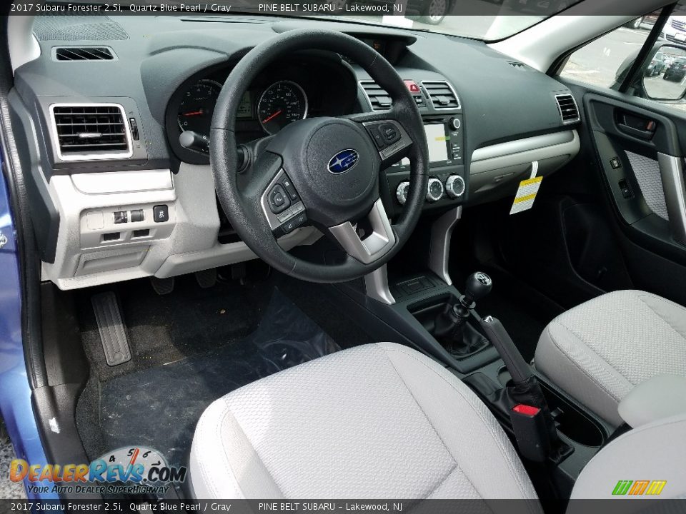 Gray Interior - 2017 Subaru Forester 2.5i Photo #9