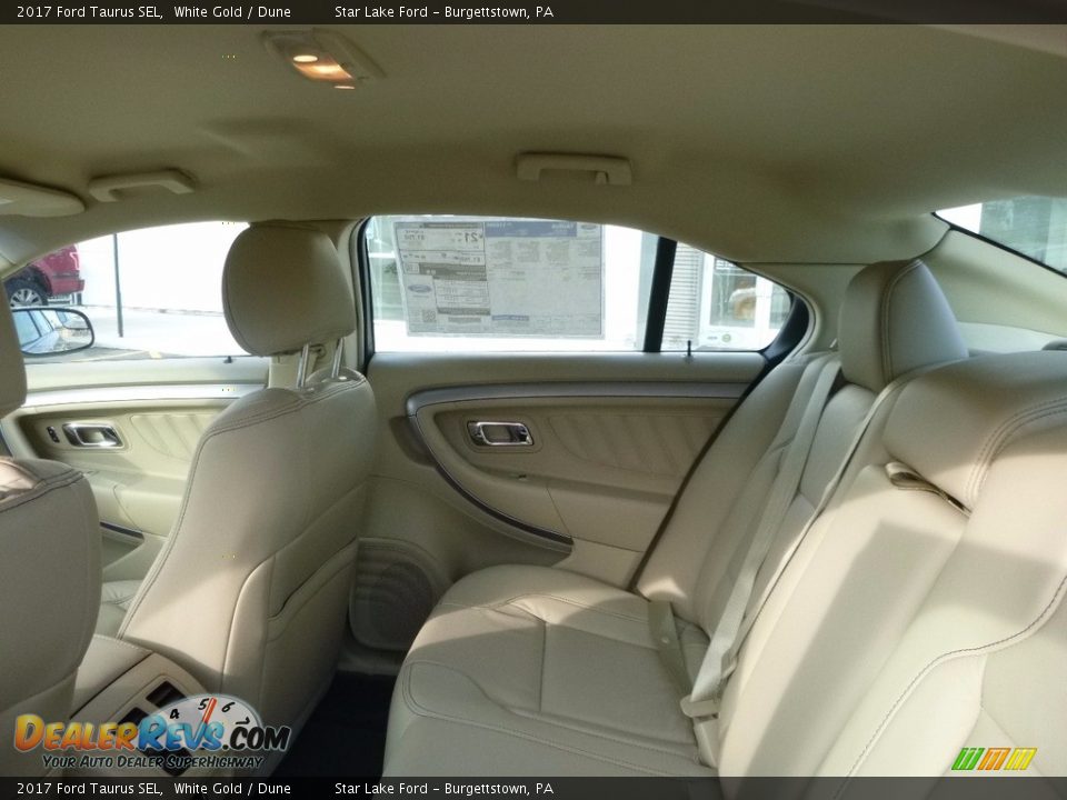 2017 Ford Taurus SEL White Gold / Dune Photo #10