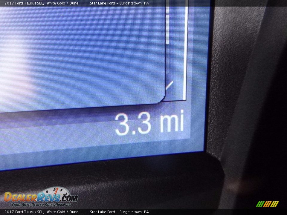 2017 Ford Taurus SEL White Gold / Dune Photo #20
