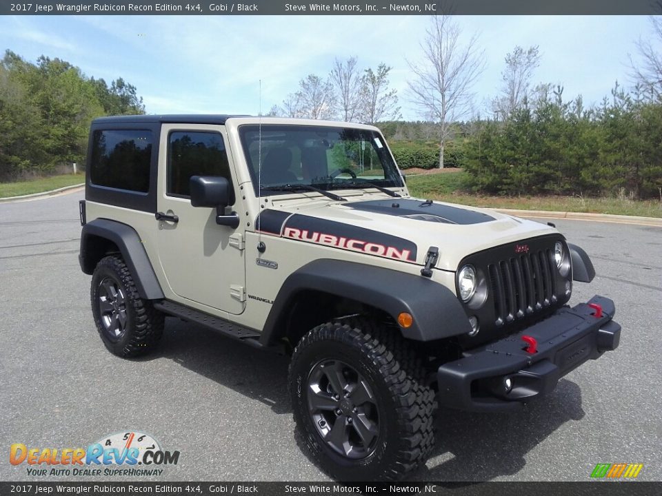 Front 3/4 View of 2017 Jeep Wrangler Rubicon Recon Edition 4x4 Photo #5