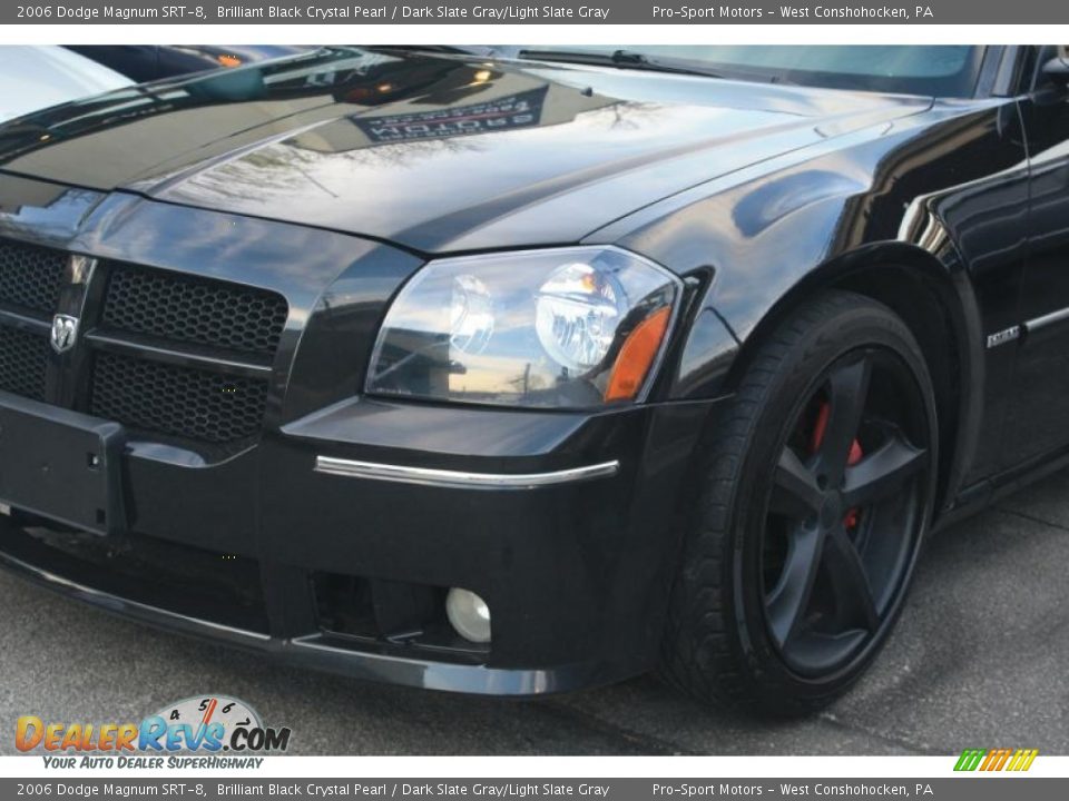 2006 Dodge Magnum SRT-8 Brilliant Black Crystal Pearl / Dark Slate Gray/Light Slate Gray Photo #8