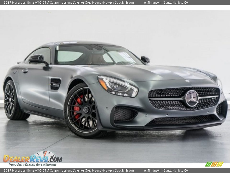 Front 3/4 View of 2017 Mercedes-Benz AMG GT S Coupe Photo #11