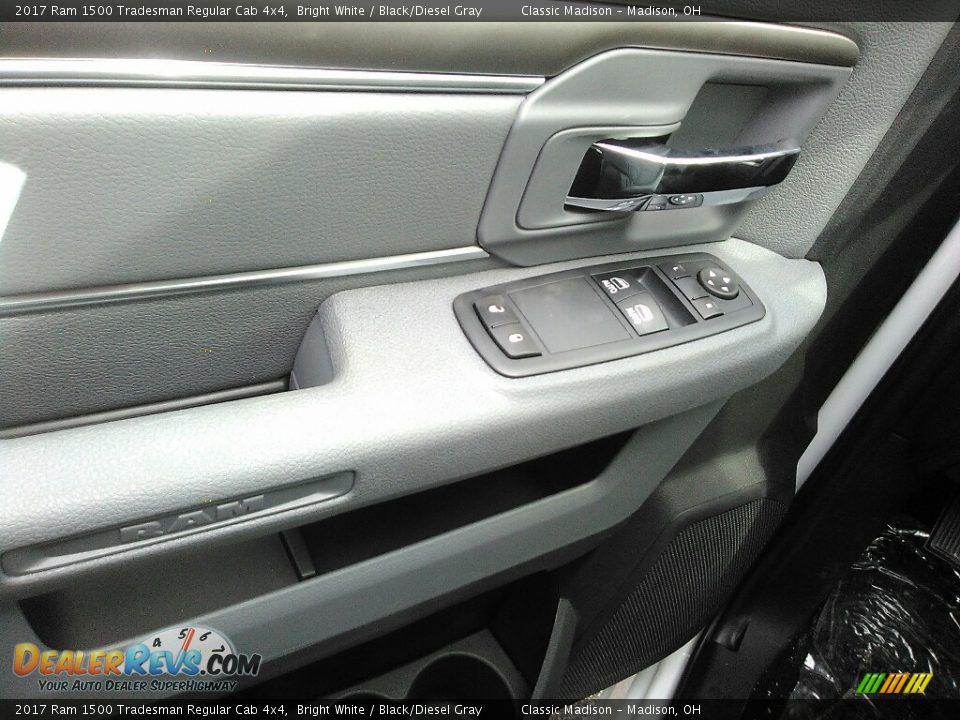 2017 Ram 1500 Tradesman Regular Cab 4x4 Bright White / Black/Diesel Gray Photo #4