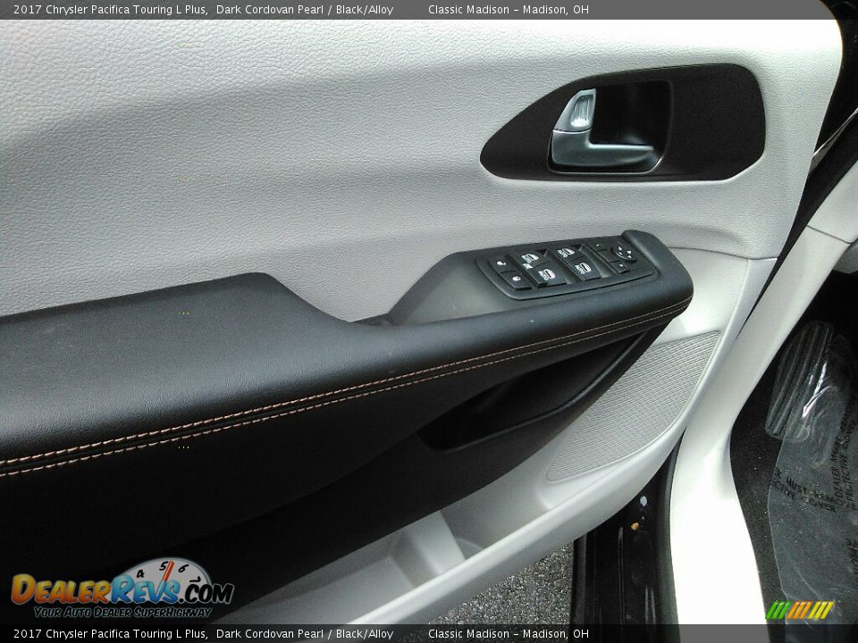 2017 Chrysler Pacifica Touring L Plus Dark Cordovan Pearl / Black/Alloy Photo #4