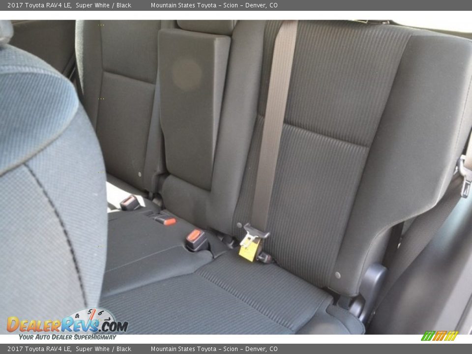 2017 Toyota RAV4 LE Super White / Black Photo #7