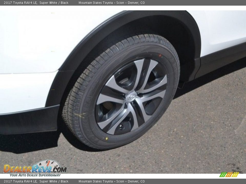 2017 Toyota RAV4 LE Super White / Black Photo #9