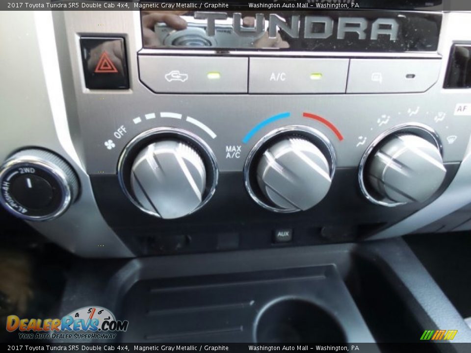 2017 Toyota Tundra SR5 Double Cab 4x4 Magnetic Gray Metallic / Graphite Photo #32