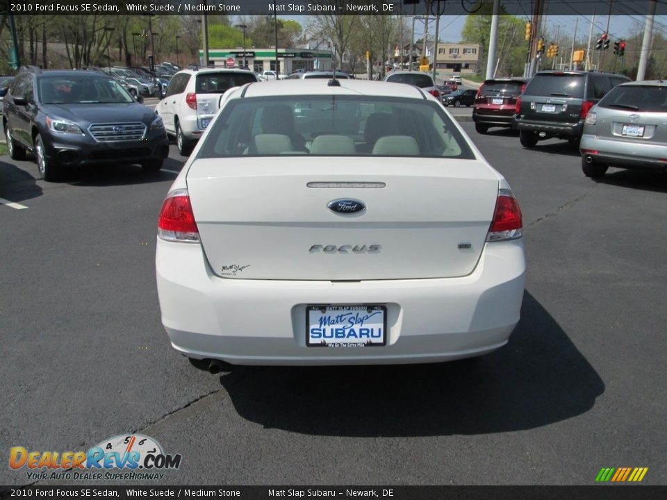 2010 Ford Focus SE Sedan White Suede / Medium Stone Photo #7