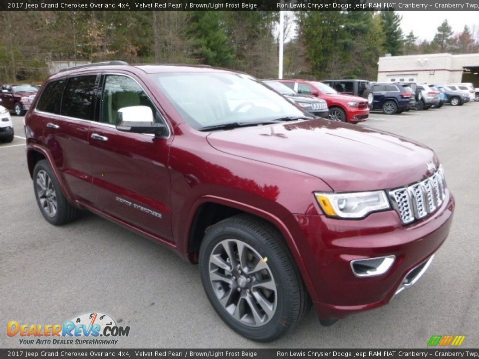 2017 Jeep Grand Cherokee Overland 4x4 Velvet Red Pearl / Brown/Light Frost Beige Photo #10
