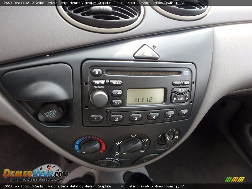 2003 Ford Focus LX Sedan Arizona Beige Metallic / Medium Graphite Photo #13