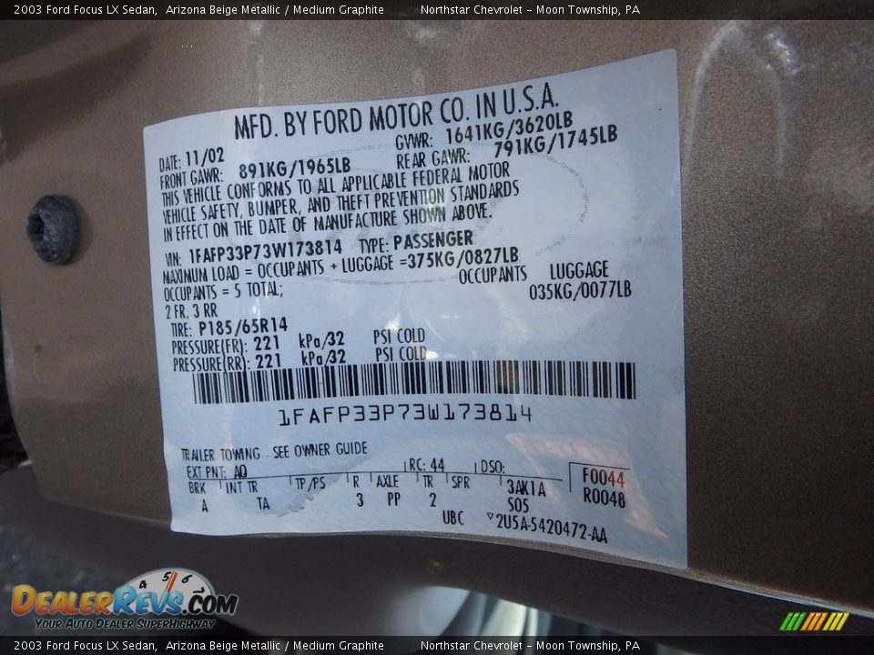 2003 Ford Focus LX Sedan Arizona Beige Metallic / Medium Graphite Photo #14