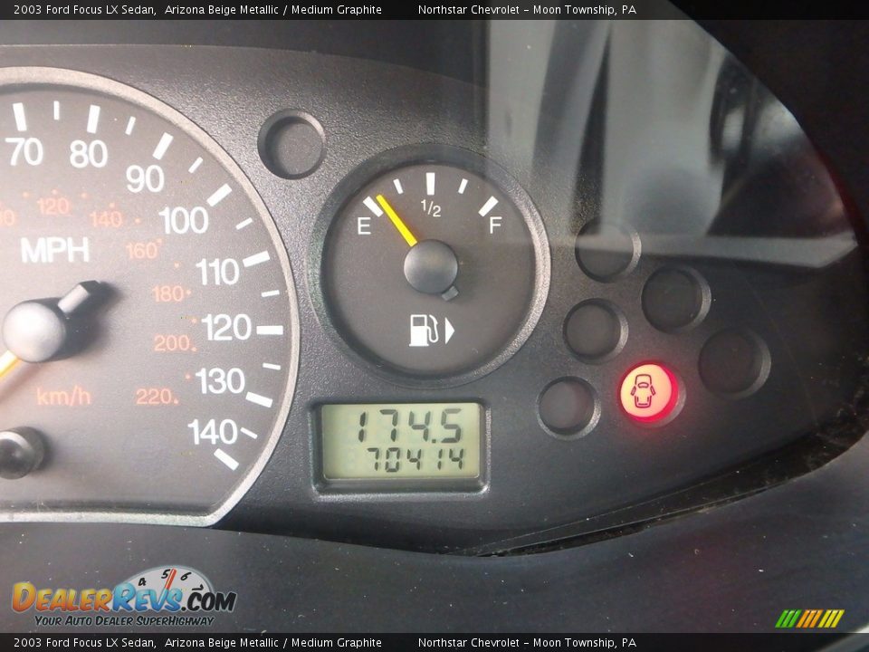 2003 Ford Focus LX Sedan Arizona Beige Metallic / Medium Graphite Photo #15