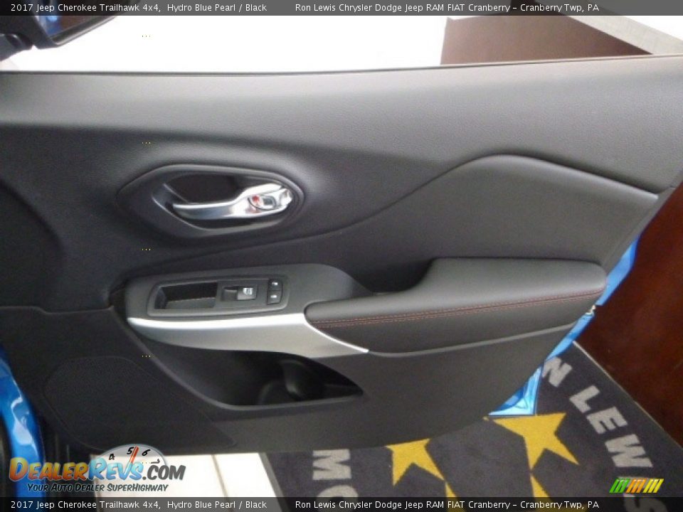 2017 Jeep Cherokee Trailhawk 4x4 Hydro Blue Pearl / Black Photo #7