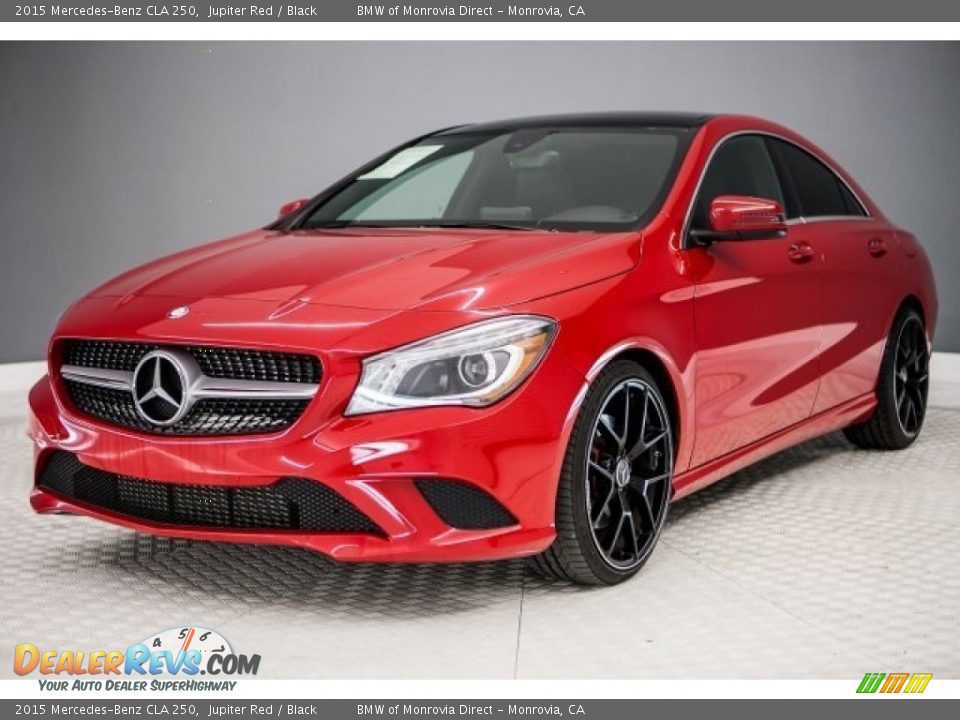Front 3/4 View of 2015 Mercedes-Benz CLA 250 Photo #14