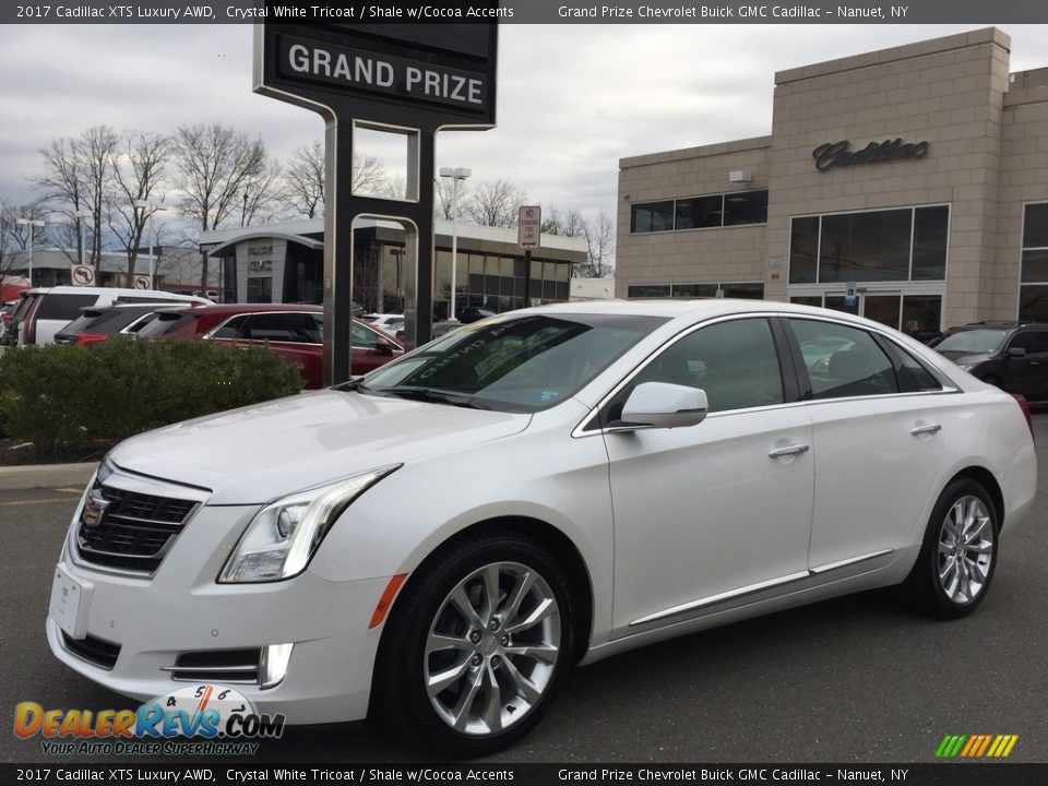 2017 Cadillac XTS Luxury AWD Crystal White Tricoat / Shale w/Cocoa Accents Photo #2