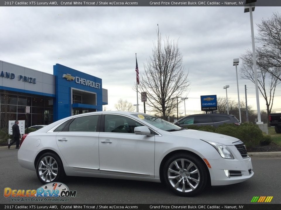 2017 Cadillac XTS Luxury AWD Crystal White Tricoat / Shale w/Cocoa Accents Photo #4