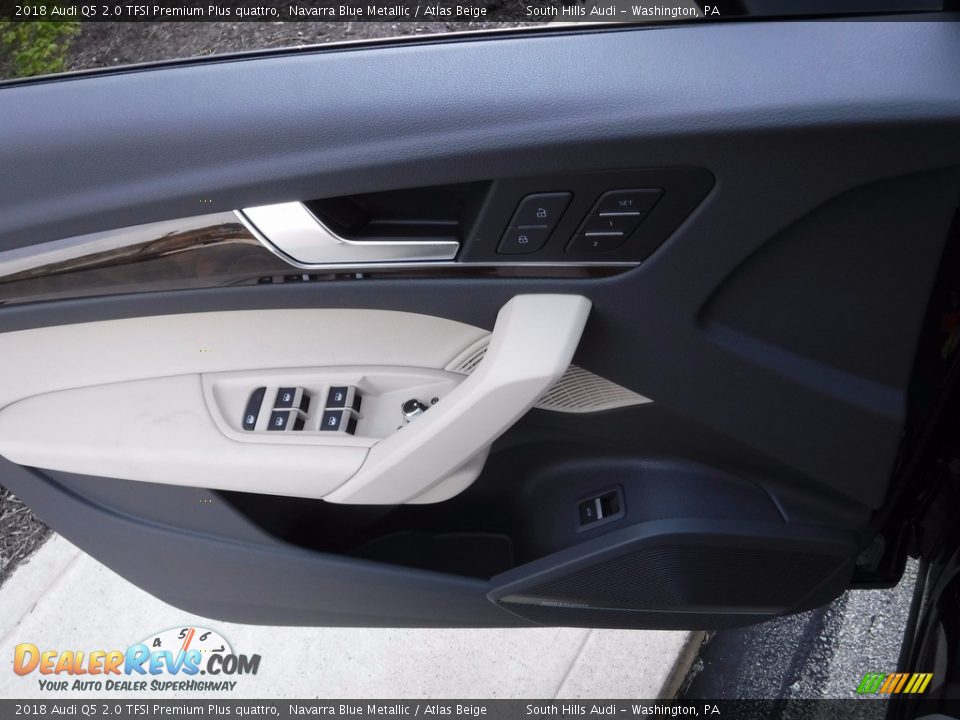 Door Panel of 2018 Audi Q5 2.0 TFSI Premium Plus quattro Photo #18