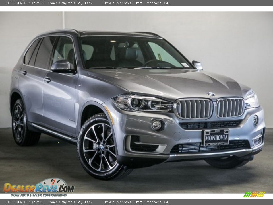 Front 3/4 View of 2017 BMW X5 sDrive35i Photo #12