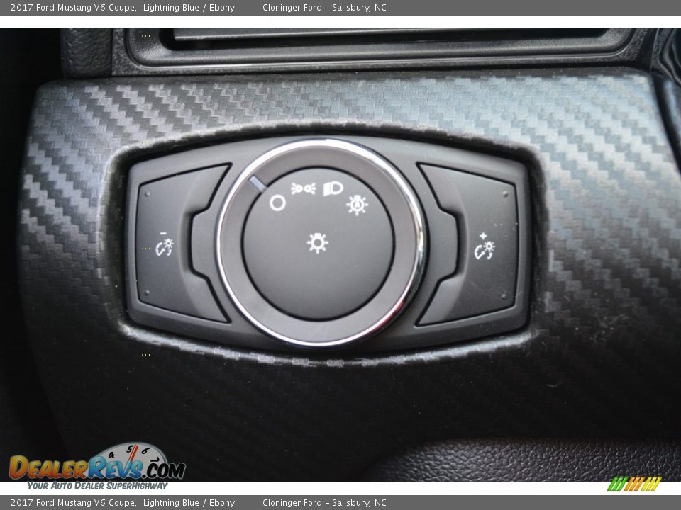 Controls of 2017 Ford Mustang V6 Coupe Photo #16
