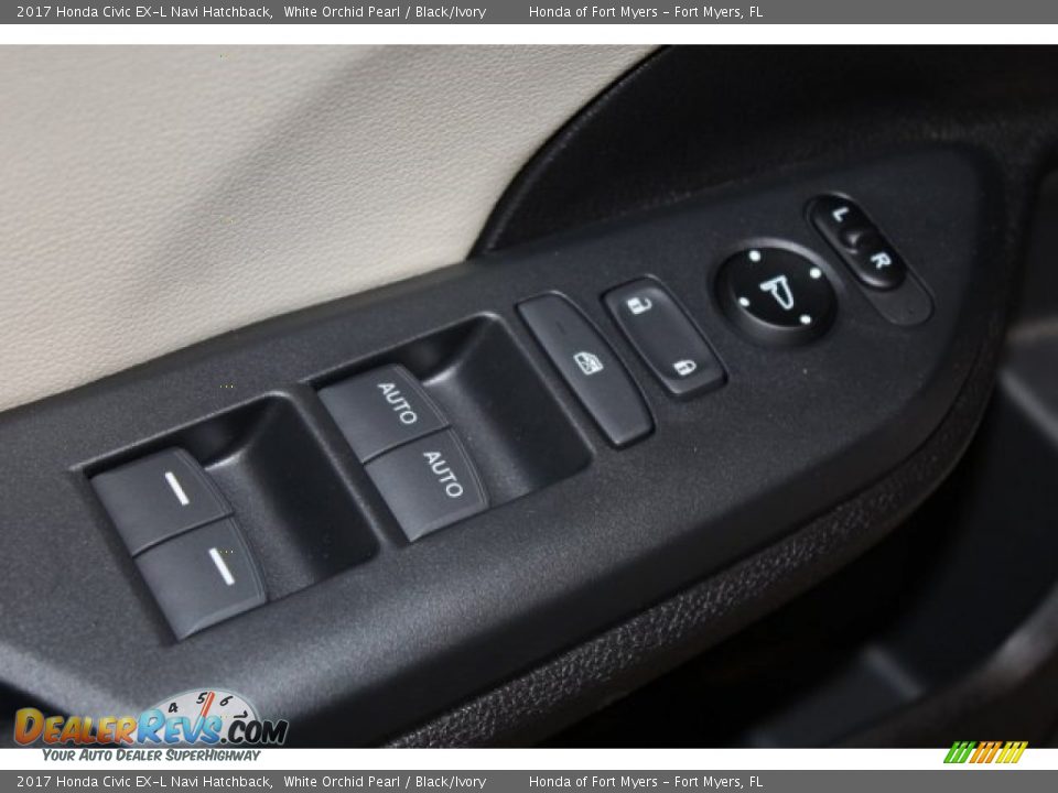 2017 Honda Civic EX-L Navi Hatchback White Orchid Pearl / Black/Ivory Photo #9