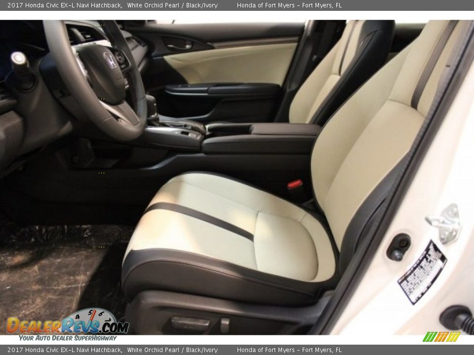 2017 Honda Civic EX-L Navi Hatchback White Orchid Pearl / Black/Ivory Photo #10