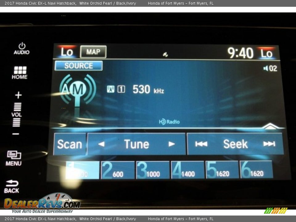 2017 Honda Civic EX-L Navi Hatchback White Orchid Pearl / Black/Ivory Photo #16