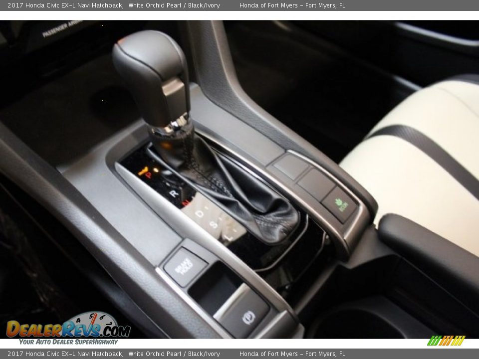 2017 Honda Civic EX-L Navi Hatchback White Orchid Pearl / Black/Ivory Photo #20