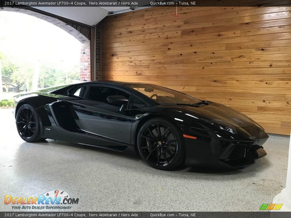 Front 3/4 View of 2017 Lamborghini Aventador LP700-4 Coupe Photo #4