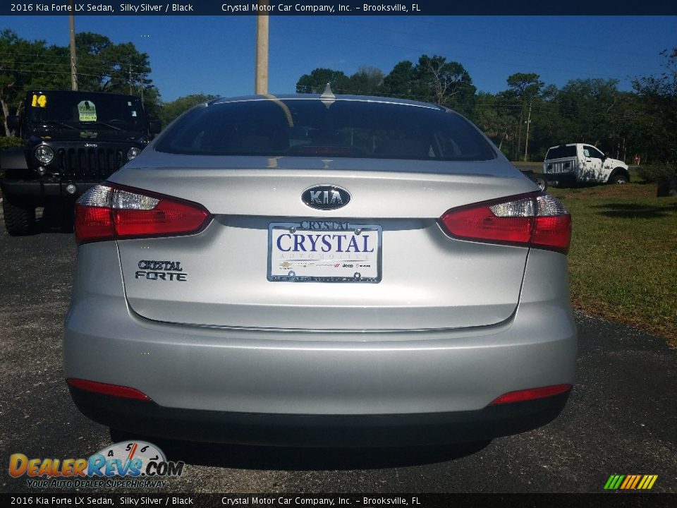 2016 Kia Forte LX Sedan Silky Silver / Black Photo #4