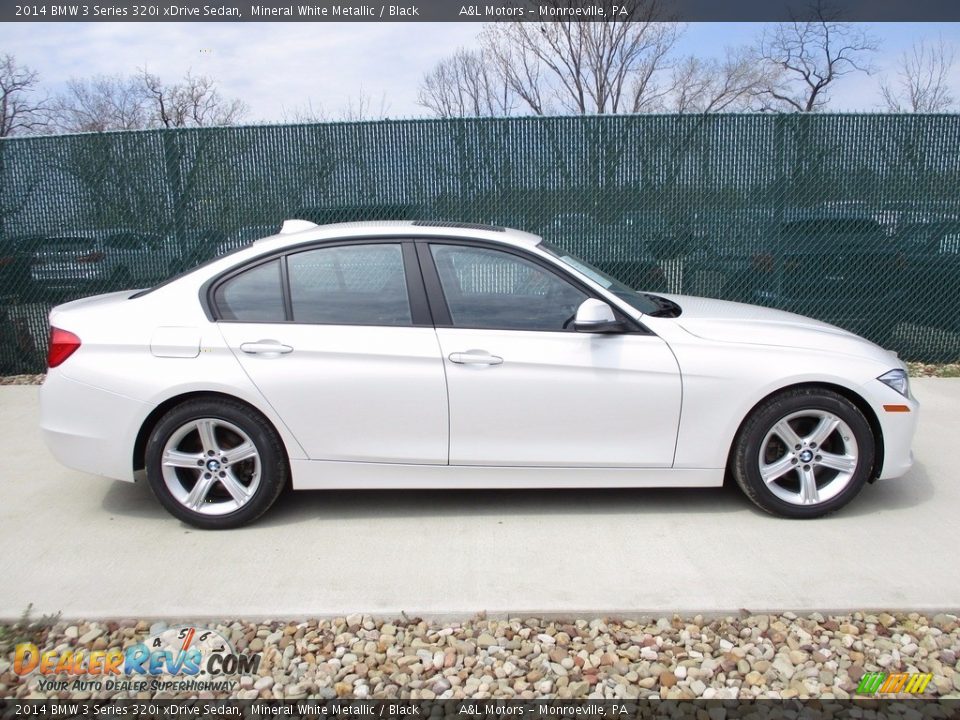 2014 BMW 3 Series 320i xDrive Sedan Mineral White Metallic / Black Photo #2