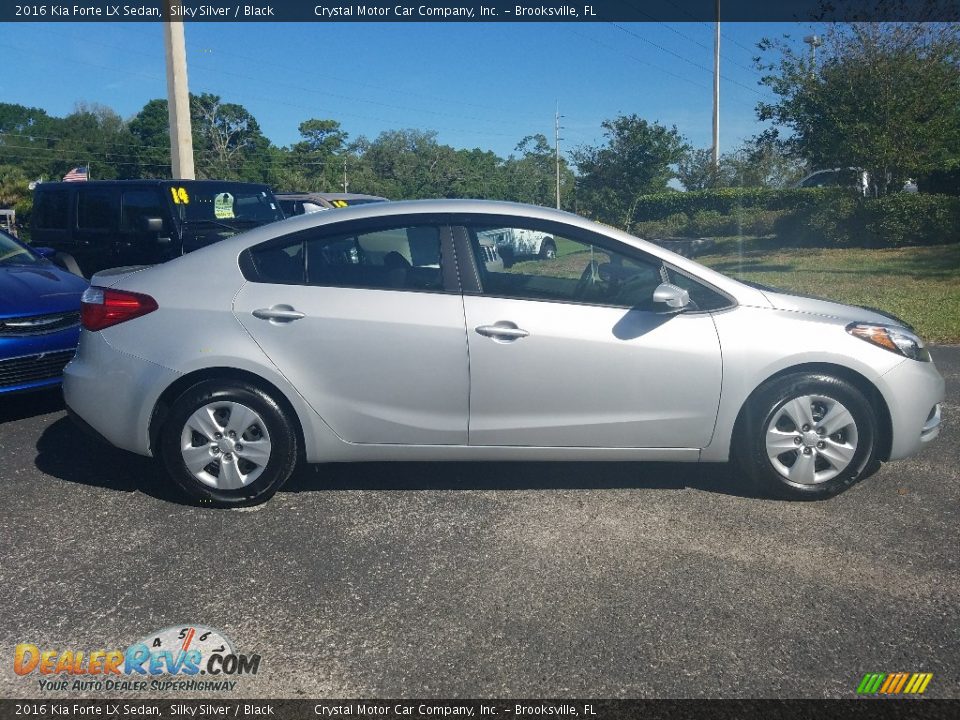 2016 Kia Forte LX Sedan Silky Silver / Black Photo #6