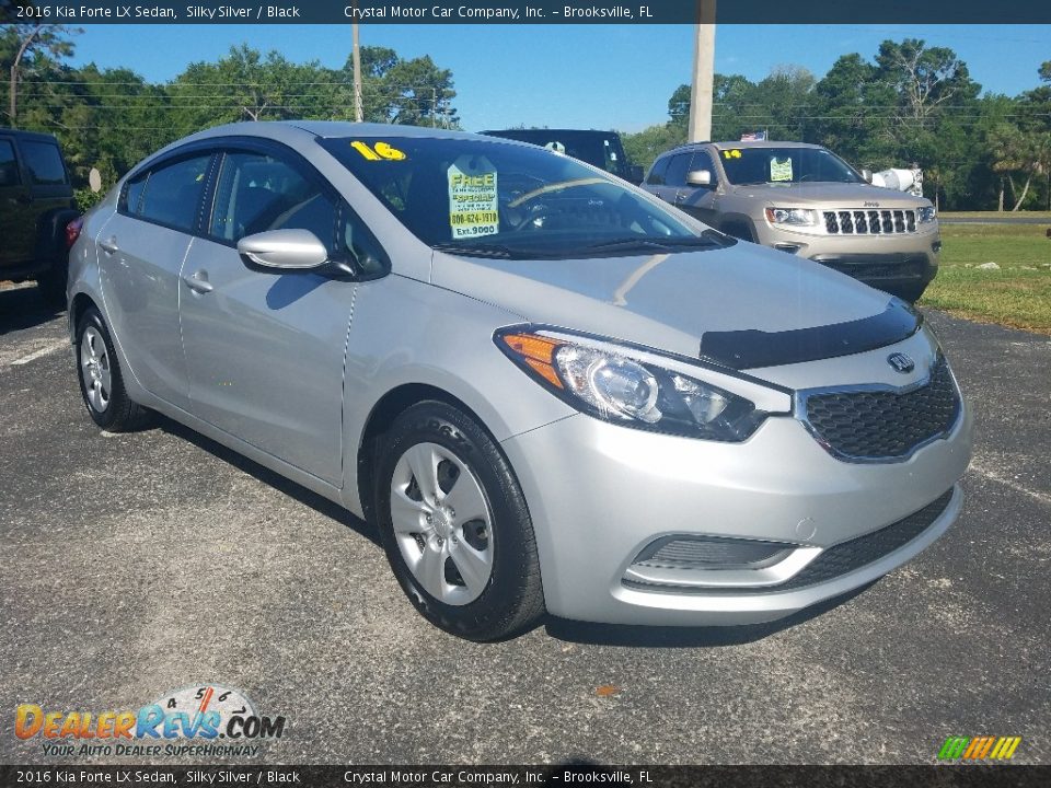 2016 Kia Forte LX Sedan Silky Silver / Black Photo #7