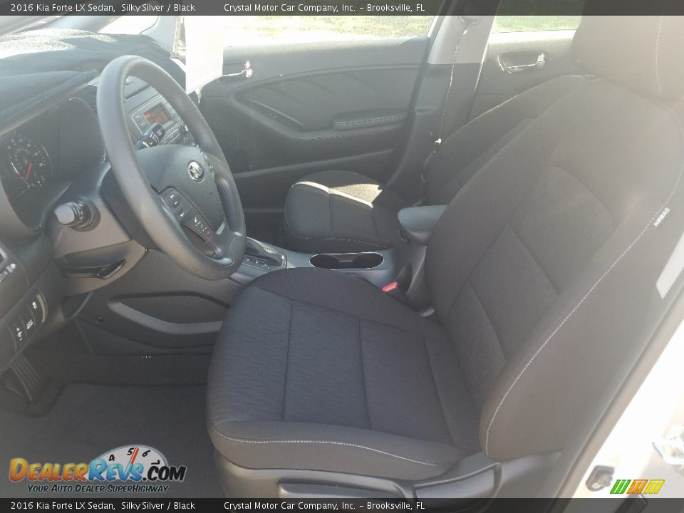 2016 Kia Forte LX Sedan Silky Silver / Black Photo #9