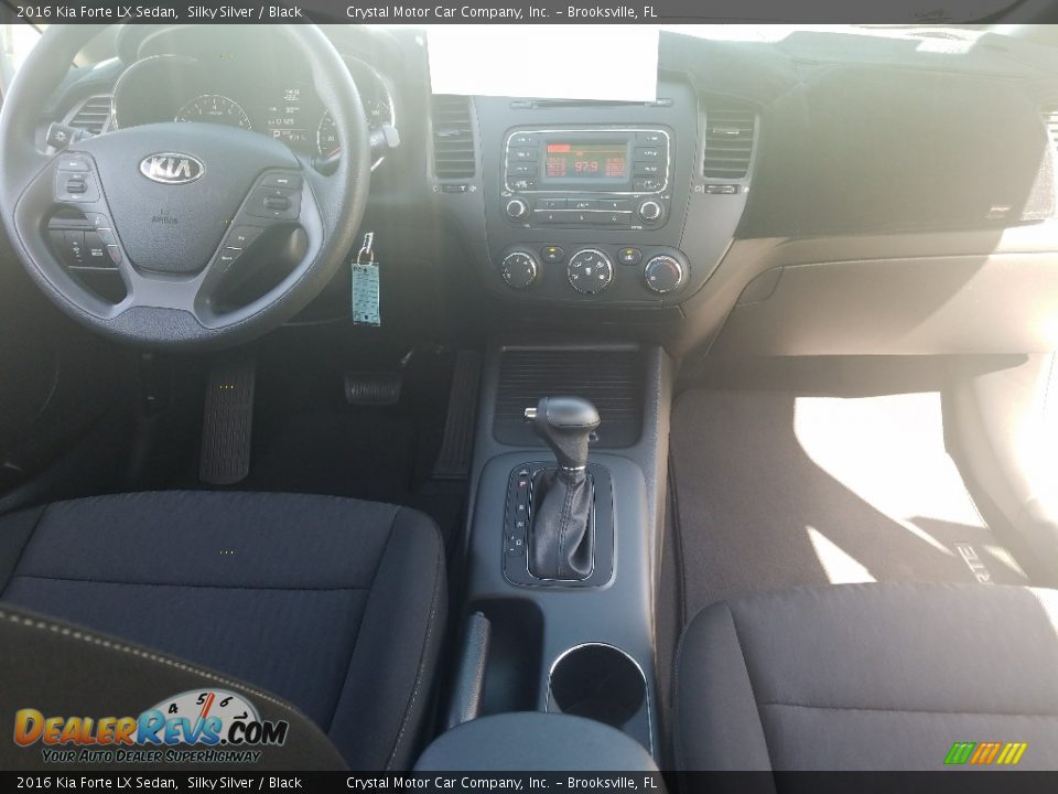 2016 Kia Forte LX Sedan Silky Silver / Black Photo #13
