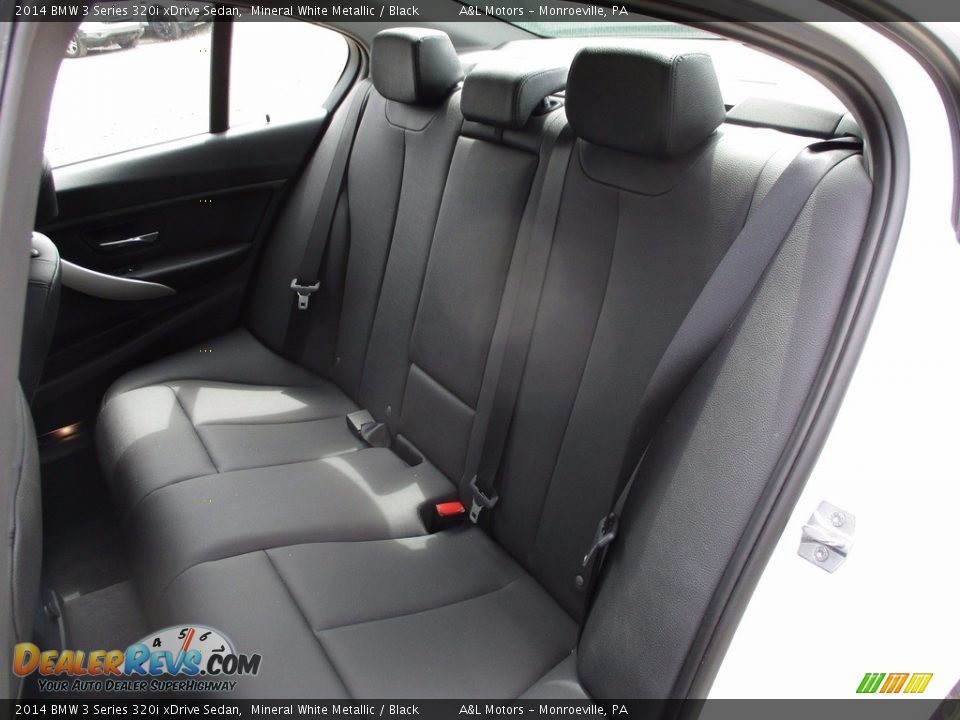 2014 BMW 3 Series 320i xDrive Sedan Mineral White Metallic / Black Photo #14