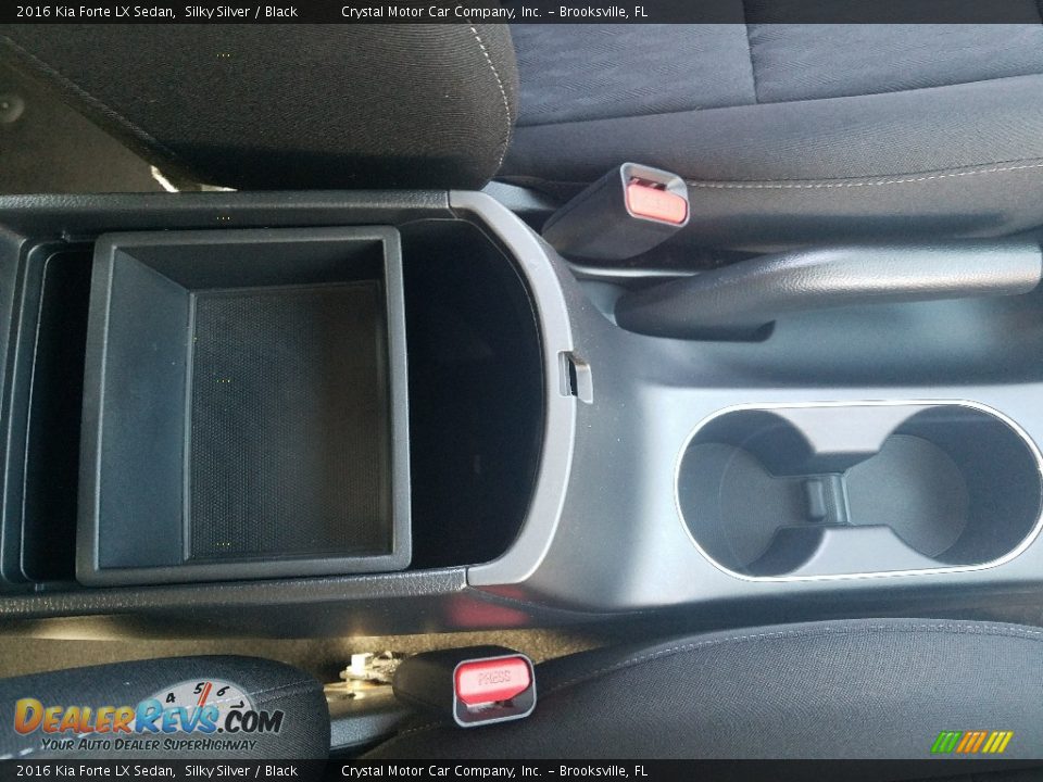 2016 Kia Forte LX Sedan Silky Silver / Black Photo #18