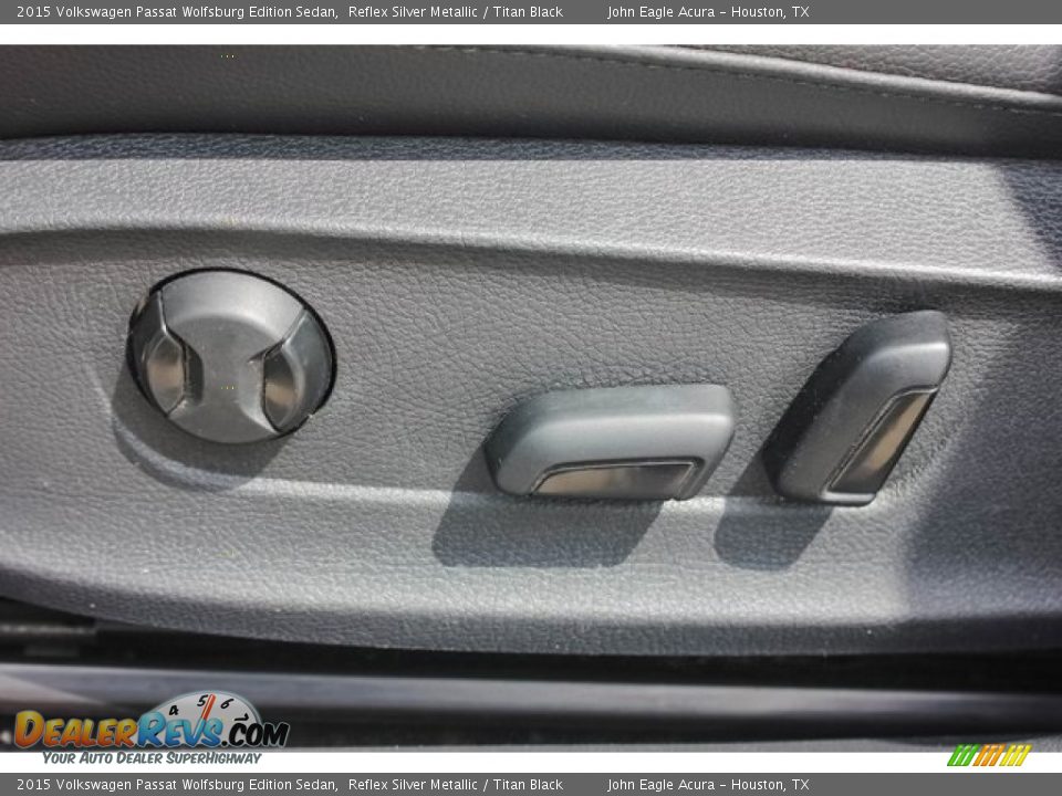 2015 Volkswagen Passat Wolfsburg Edition Sedan Reflex Silver Metallic / Titan Black Photo #16