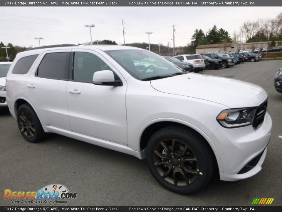 Front 3/4 View of 2017 Dodge Durango R/T AWD Photo #11