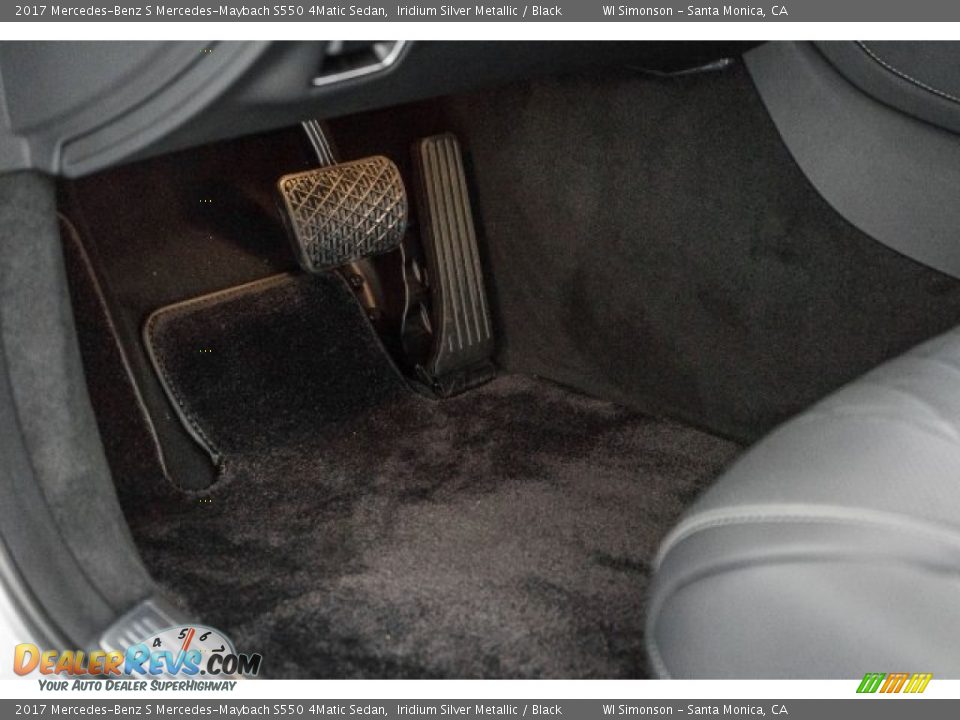 2017 Mercedes-Benz S Mercedes-Maybach S550 4Matic Sedan Iridium Silver Metallic / Black Photo #20