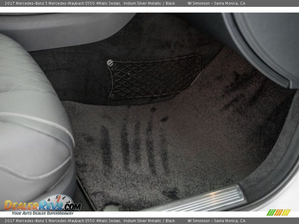 2017 Mercedes-Benz S Mercedes-Maybach S550 4Matic Sedan Iridium Silver Metallic / Black Photo #23