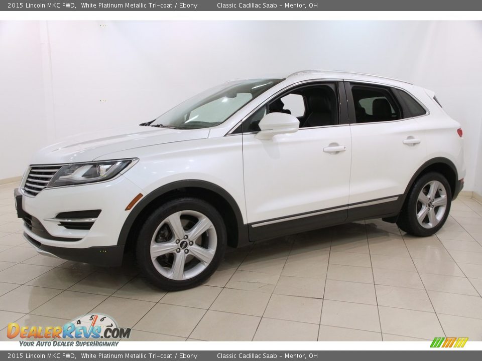 Front 3/4 View of 2015 Lincoln MKC FWD Photo #3