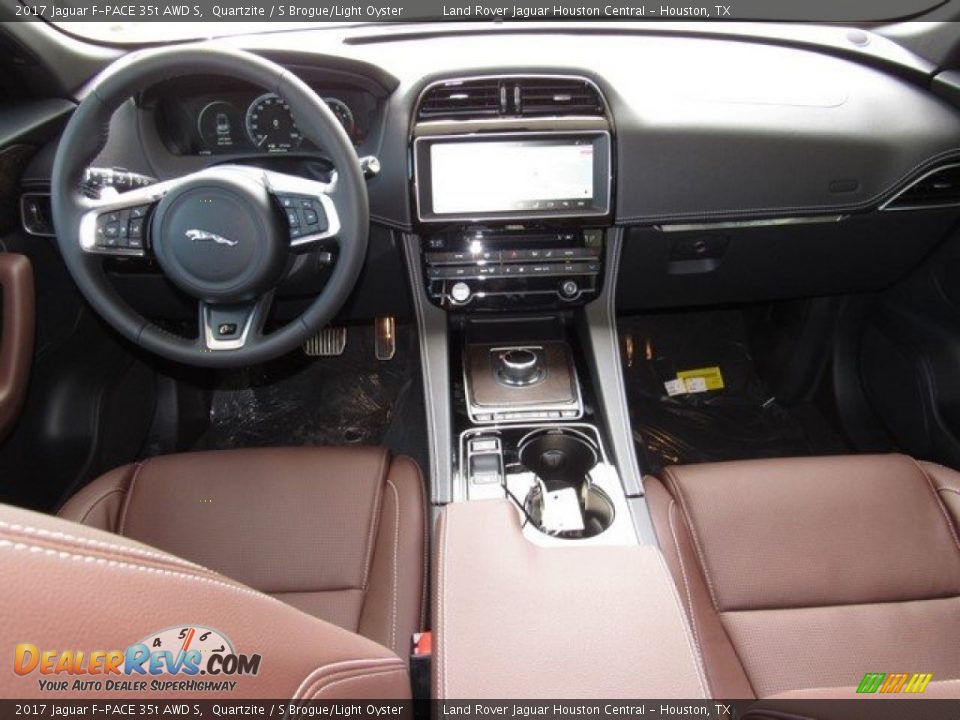 Dashboard of 2017 Jaguar F-PACE 35t AWD S Photo #4