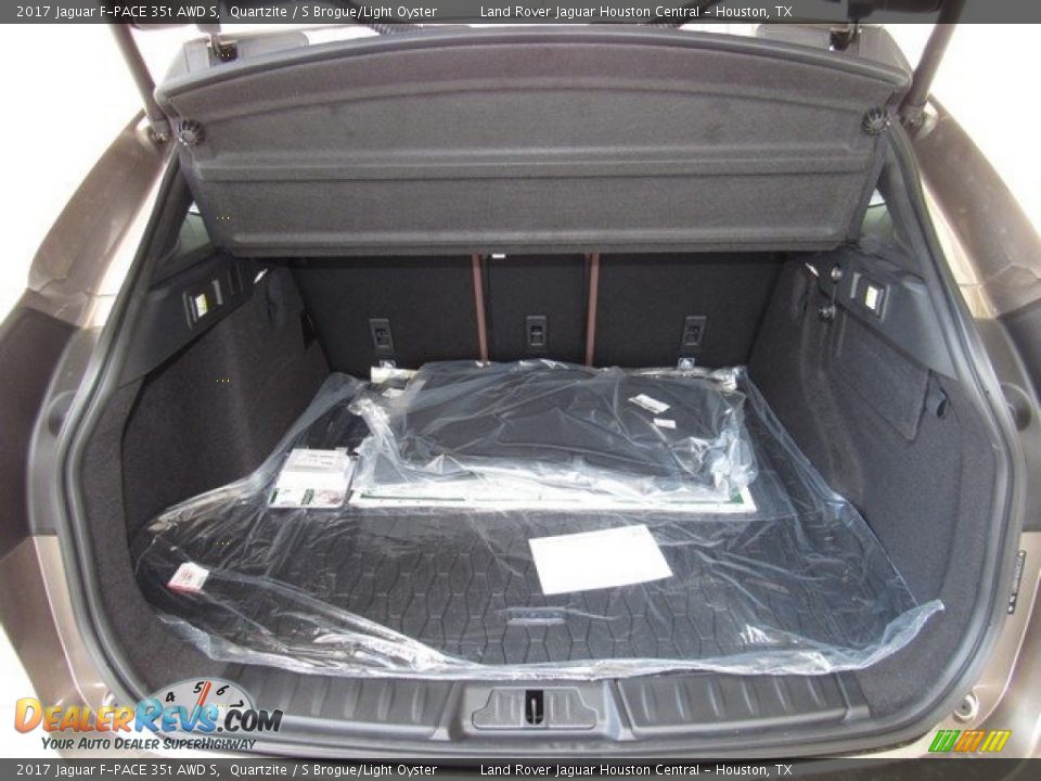 2017 Jaguar F-PACE 35t AWD S Trunk Photo #16