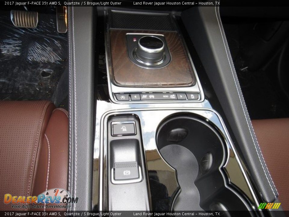 2017 Jaguar F-PACE 35t AWD S Shifter Photo #19