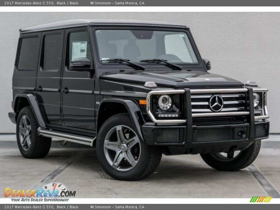 Front 3/4 View of 2017 Mercedes-Benz G 550 Photo #11