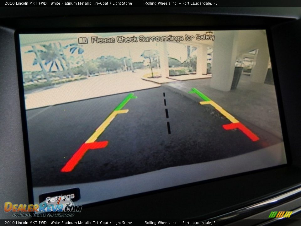 2010 Lincoln MKT FWD White Platinum Metallic Tri-Coat / Light Stone Photo #4