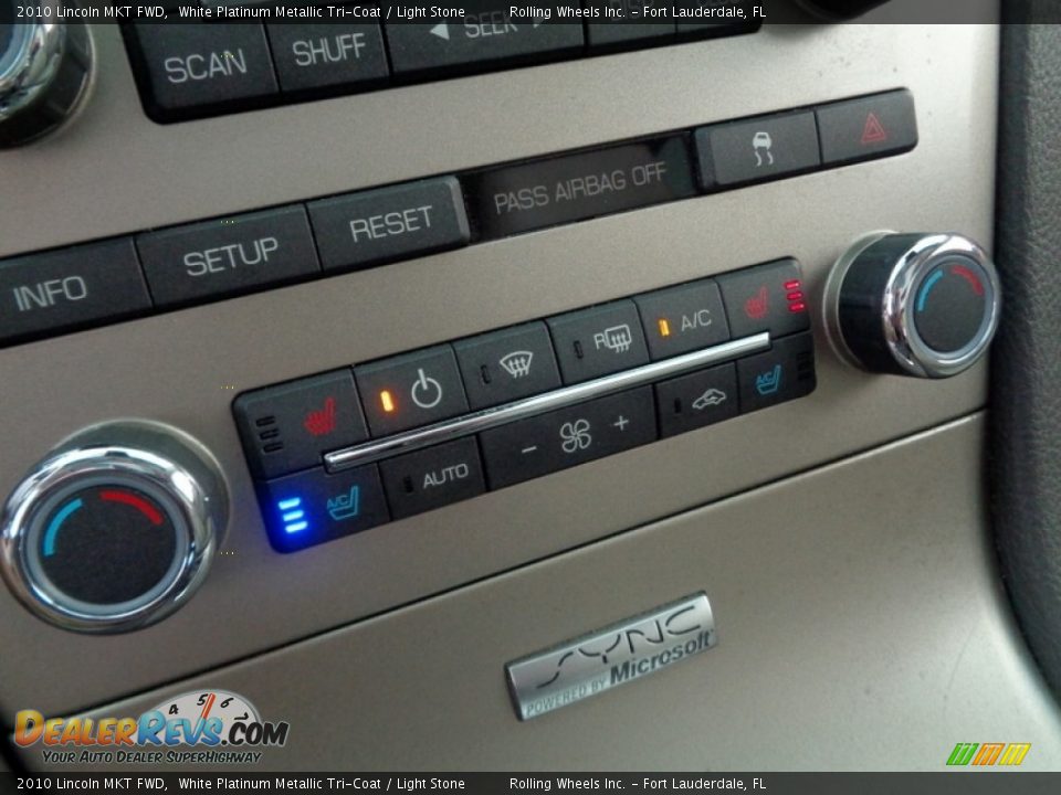 Controls of 2010 Lincoln MKT FWD Photo #6