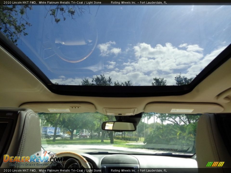 Sunroof of 2010 Lincoln MKT FWD Photo #12