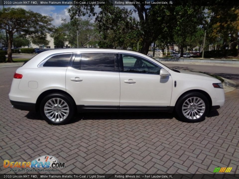 2010 Lincoln MKT FWD White Platinum Metallic Tri-Coat / Light Stone Photo #13