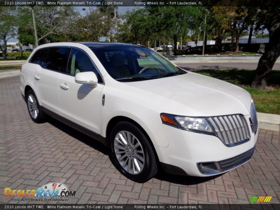 2010 Lincoln MKT FWD White Platinum Metallic Tri-Coat / Light Stone Photo #15